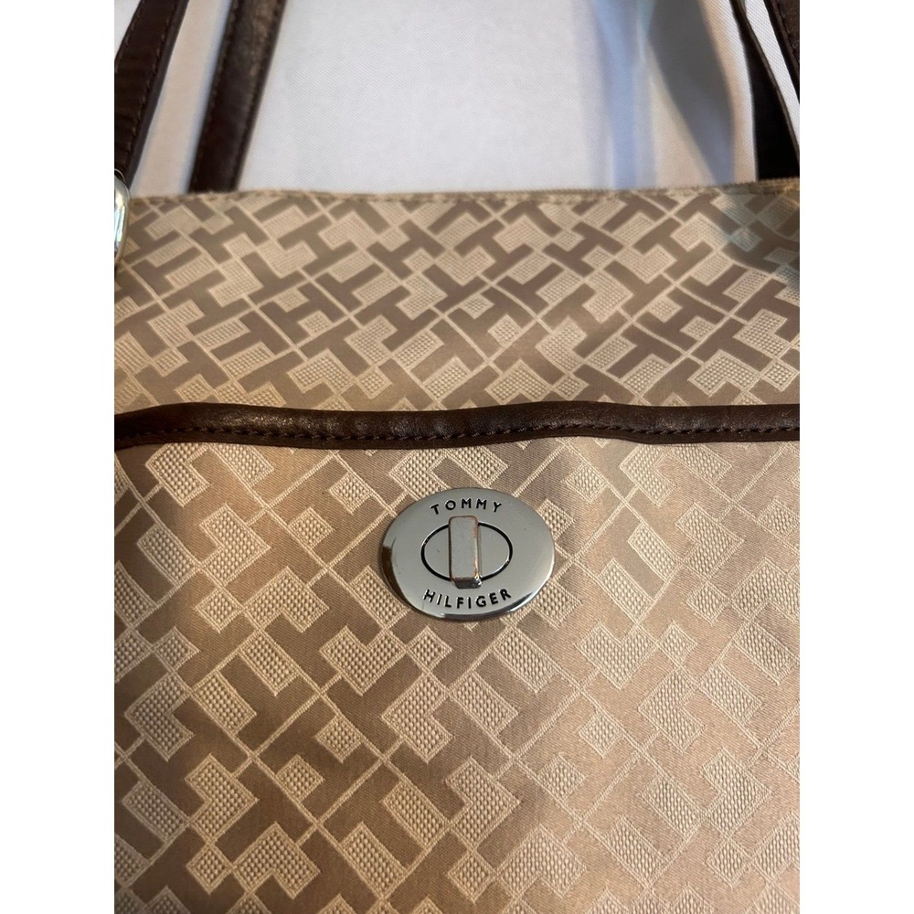 Tommy Hilfiger large tan tote bag lots‎ of storage